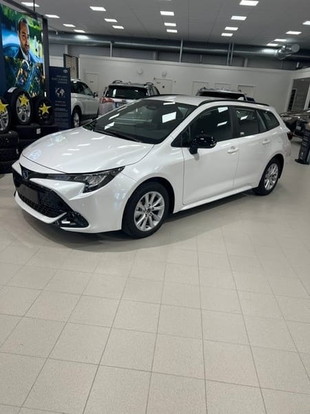 Toyota Corolla Touring Sports Hybrid Kampanjpris "Spara 35.000kr" Ord.pris: 360.900kr