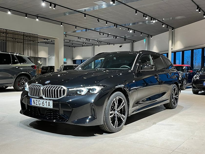 Bild 1 av BMW 330e xDrive Touring M Sport Sportstolar Drag