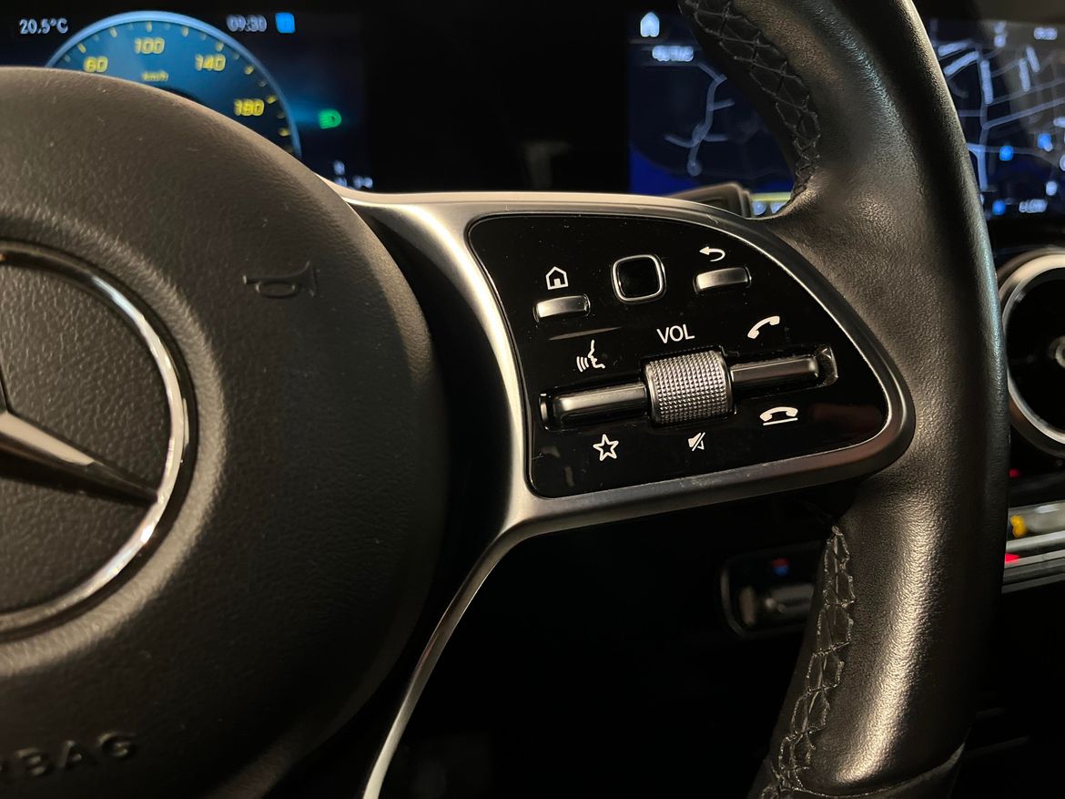 Mercedes-Benz GLA 2021 - miniatyr 24