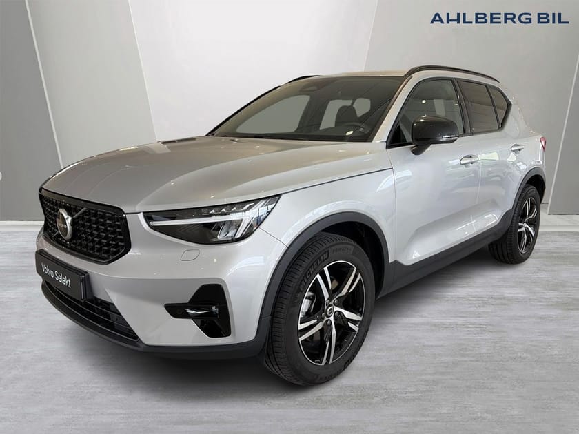 Bild 5 av Volvo XC40 B3 FWD Bensin Plus Dark, Klimatpaket, Förarstödpaket, Parkeringskamera Bak, Baklucka Elmanövrerad, Google Maps
