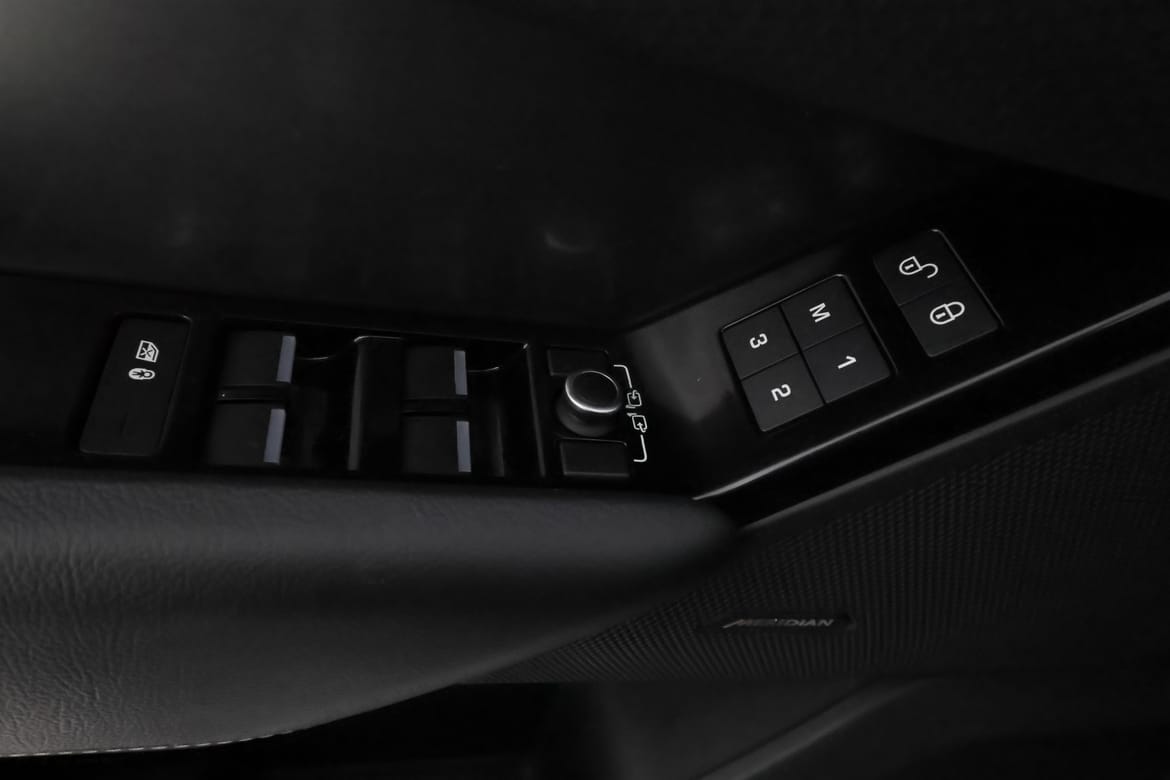 Land Rover Range Rover Velar 2018 - miniatyr 14