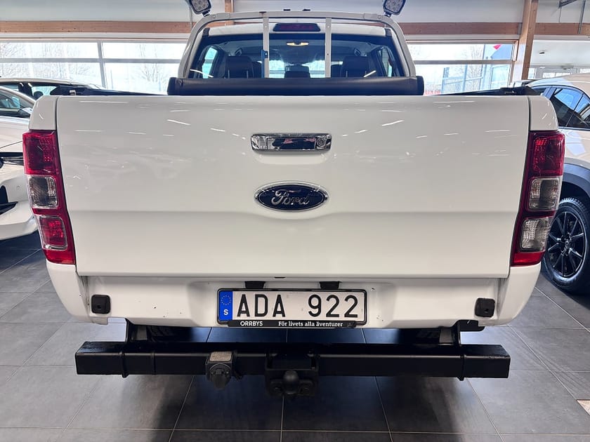 Bild 4 av Ford Ranger Dubbelhytt 2.2 TDCi 4x4 AUT Drag Värmare V-hjul Få mil