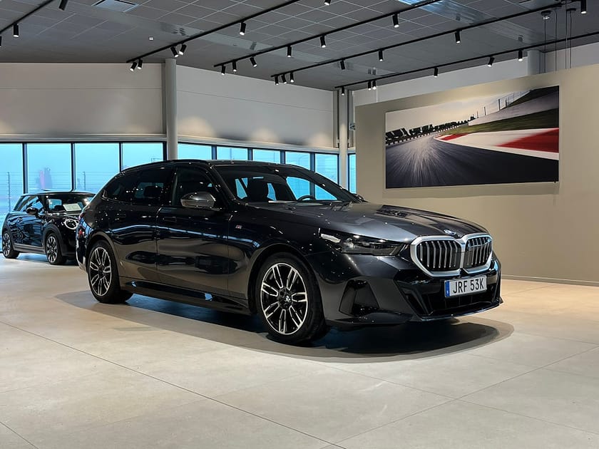 Bild 3 av BMW 530e xDrive Touring M Sport Pano Sportstolar H/K Drag 4,95%