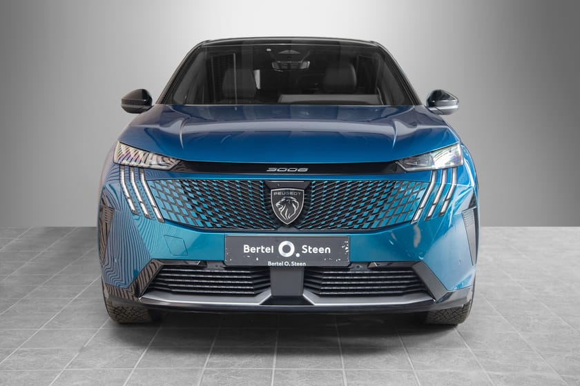 Bilde 3 av Peugeot E-3008 GT med panorama og Focal stereo
