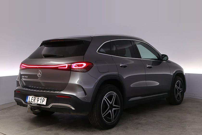 Bild 5 av Mercedes-Benz EQA 250 AMG Drag Pano BSM AdapFarth Kamera