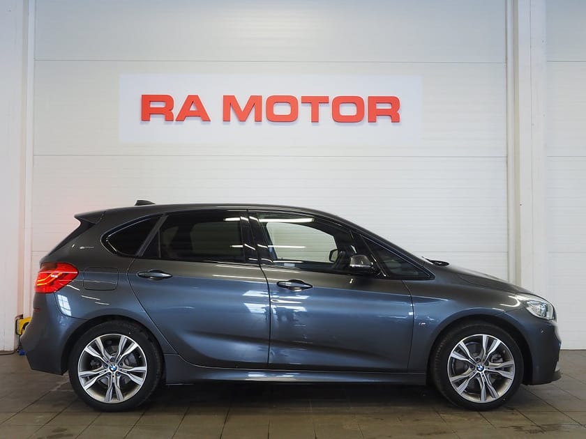 Bild 4 av BMW 225xe Active Tourer Plug-in M Sport Navi Kamera HUD Läder