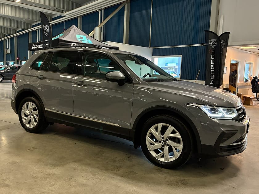 Bild 2 av Volkswagen Tiguan 2.0 TDI AUT 4Motion | Värmare | Dragkrok | V-hjul