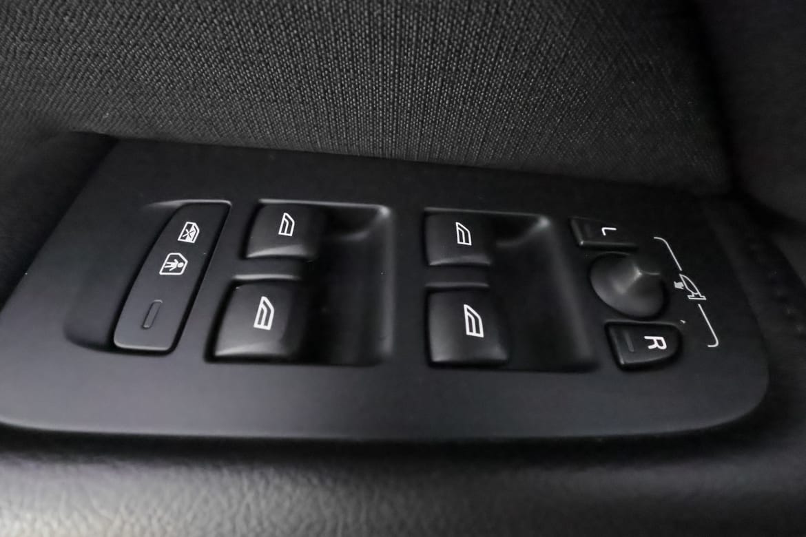 Volvo XC60 2020 - miniatyr 12