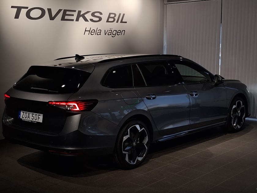 Bild 5 av Škoda Superb iV Kombi SPORTLINE 1,5 TSI 204 HK 6 VXL DSG