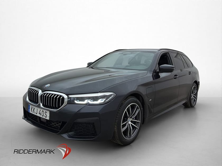 Bild 3 av BMW 530e xDrive Touring M Sport MOMS Cockpit Kamera Skinn Drag