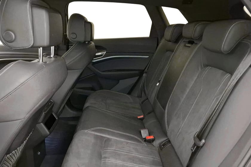 Bild 5 av Audi Q8 55 e-tron quattro / 4-zons / 20 TUM / Svart optik /