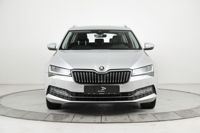 Bilde 4 av Škoda Superb Stasjonsvogn 2,0 TDI 200hk Style 4x4 (K) ACC/Krok/Webasto/Kamera