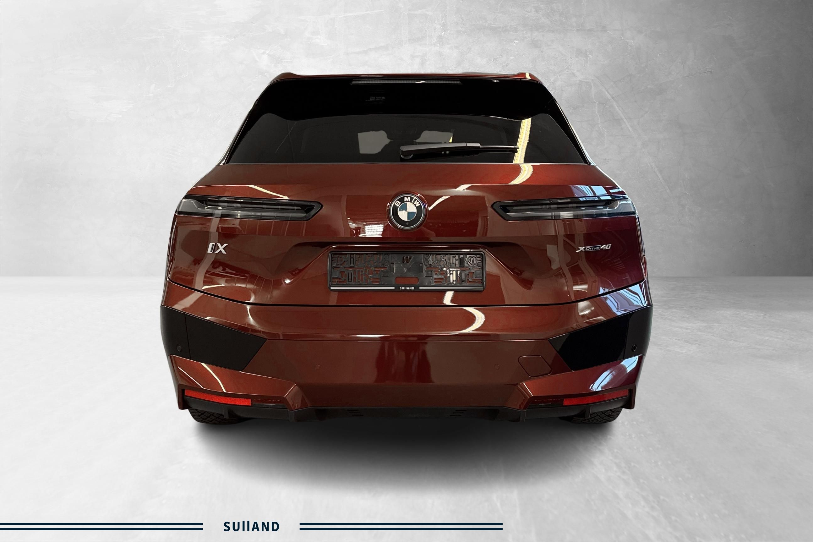 Thumnail bilde 3 av BMW iX xDrive40