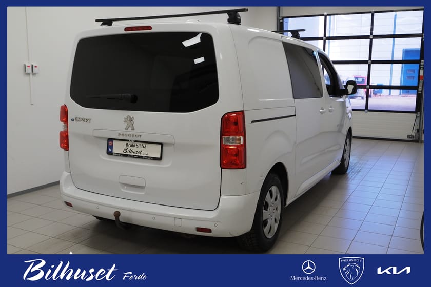 Bilde 3 av Peugeot e-Expert Mester 75kWh L2 / Kamera / Hengerfeste