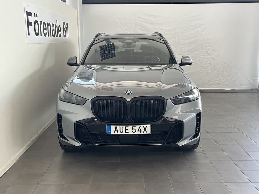 Bild 2 av BMW X5 xDrive50e M Sport Pro H/K Drag KomfortStol ComfortAcces