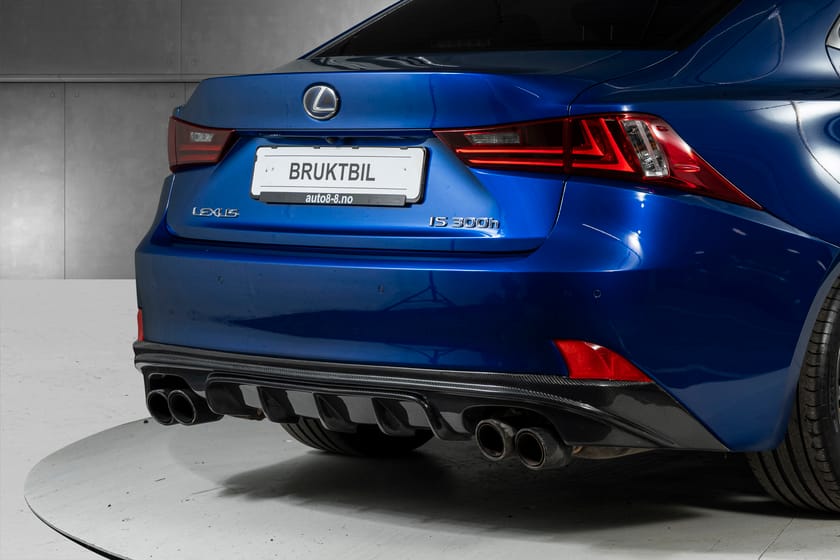 Bilde 5 av Lexus IS 300h 2.5 l 223hk | Skinn | Kamera | Varme ratt +++
