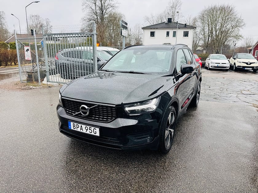 Bild 2 av Volvo XC40 T4 RECHARGE 211HK DCT R-DESIGN / PILOT / NAVI / VÄRMARE