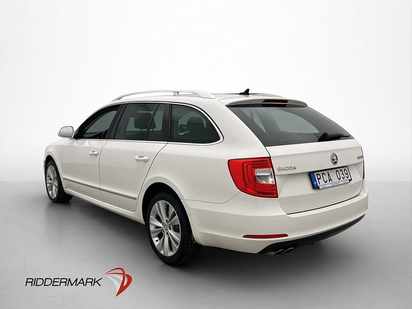 Bild 4 av Škoda Superb Kombi Skoda 2.0 TDI 170hk Elegance Pano Värmare Navi