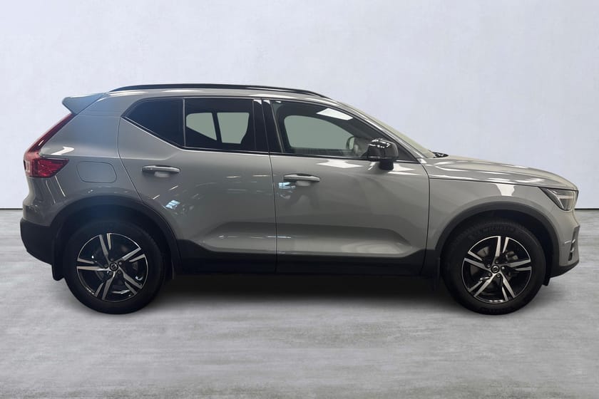 Bild 3 av Volvo XC40 B3 FWD Bensin Plus Dark