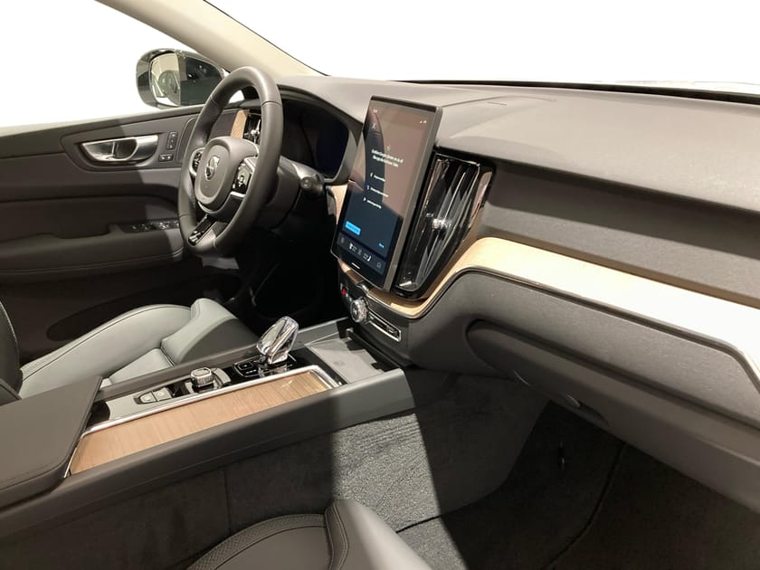 Bild 4 av Volvo XC60 T6 Plus Dark Nordic Edition