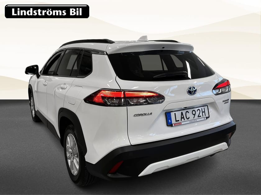 Bild 4 av Toyota Corolla Cross Hybrid AWD-i Style 2.0 197hk S&V-Hjul Moms