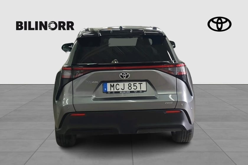 Bild 4 av Toyota bZ4X 71.4 kWh AWD Executive Panorama JBL | Vinterhjul |