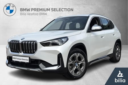 BMW iX1 xDrive30 xLine, HUD, Harman, El seter, Sportseter, Krok, LED ++