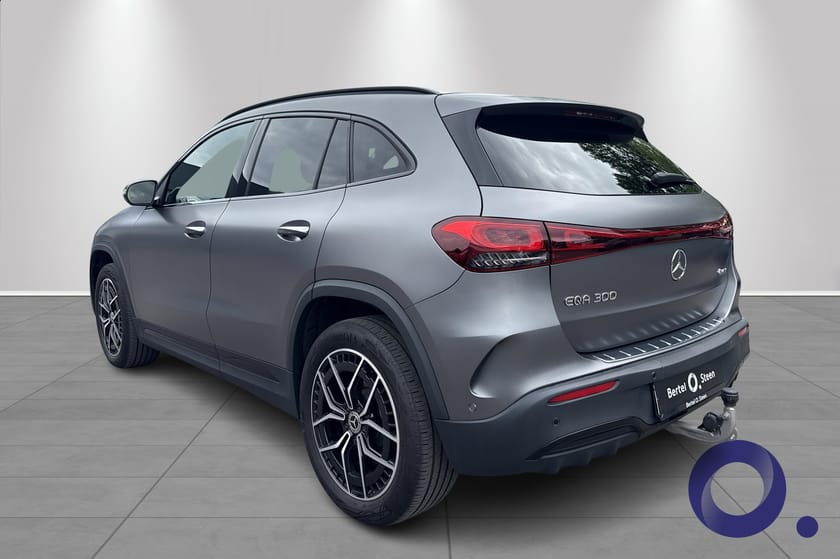 Bilde 3 av Mercedes-Benz EQA 300 4MATIC AMG Line – 2023 | Mountain Grey Magno |