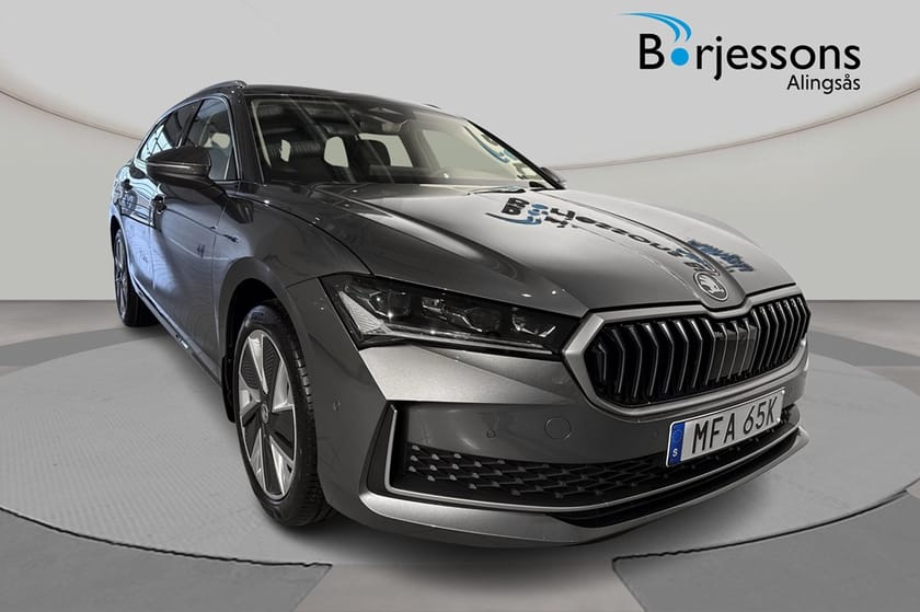 Bild 1 av Škoda Superb iV Kombi SELECTION 1,5 TSI 204 HK 6 VXL DSG / LAGERBIL