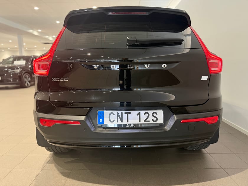 Bild 3 av Volvo XC40 P6 Recharge Plus / Navigation / Elektrisk stol / Backkamera / 10 000 tillbehör /