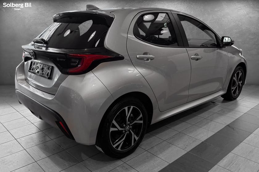 Bilde 4 av Toyota Yaris Hybrid 115 Active Tech/GARANTI/ OPPV.RATT/ R.KAMERA/ CARPLAY