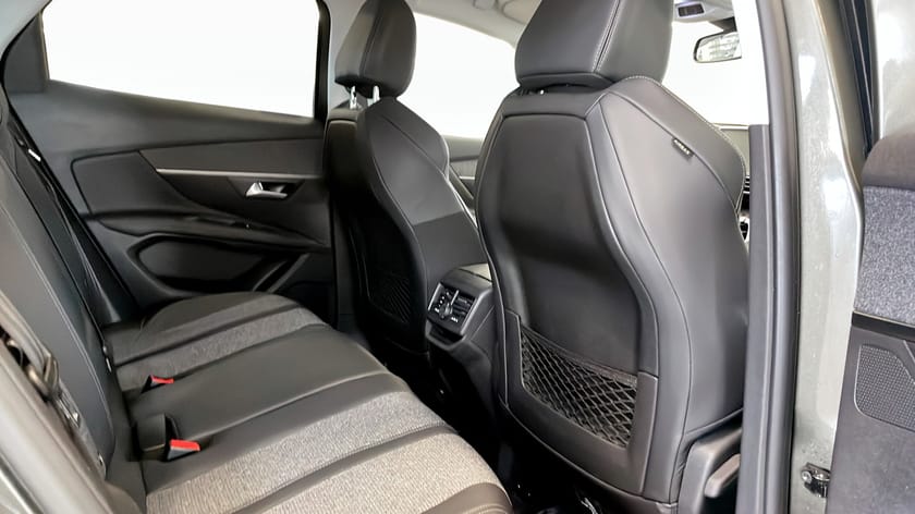 Bild 5 av Peugeot 3008 Bluetooth Backkamera Farthållare Keyless-start Sätesvärme