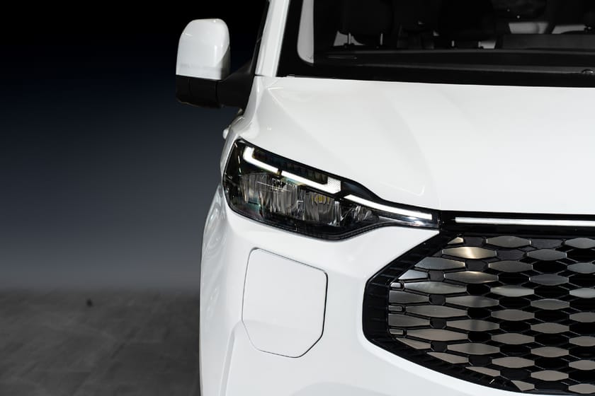 Bilde 4 av Ford E-Transit Custom 320 L1 Limited 218hk / KROK / APP / R.KAM / ACC