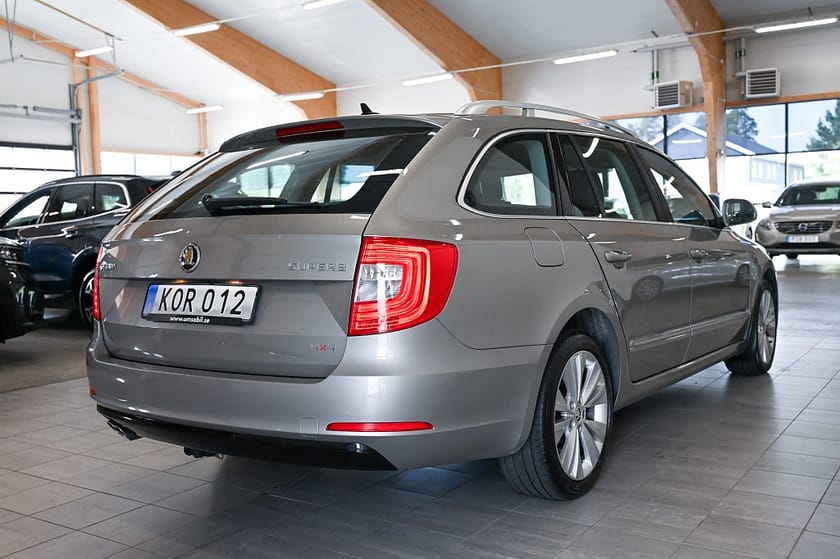Bild 4 av Škoda Superb Kombi Skoda 2.0 TDI 4x4 Business Edition Navi Drag 170hk