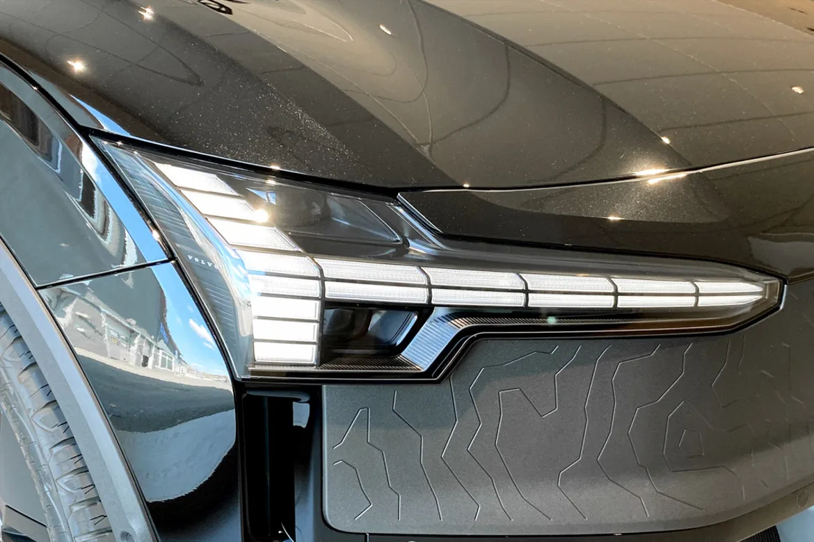 Volvo EX30 Cross Country Twin Motor Performance