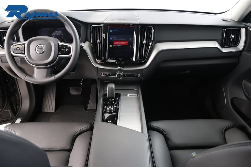 Bild 2 av Volvo XC60 B5 AWD Bensin Plus Dark
