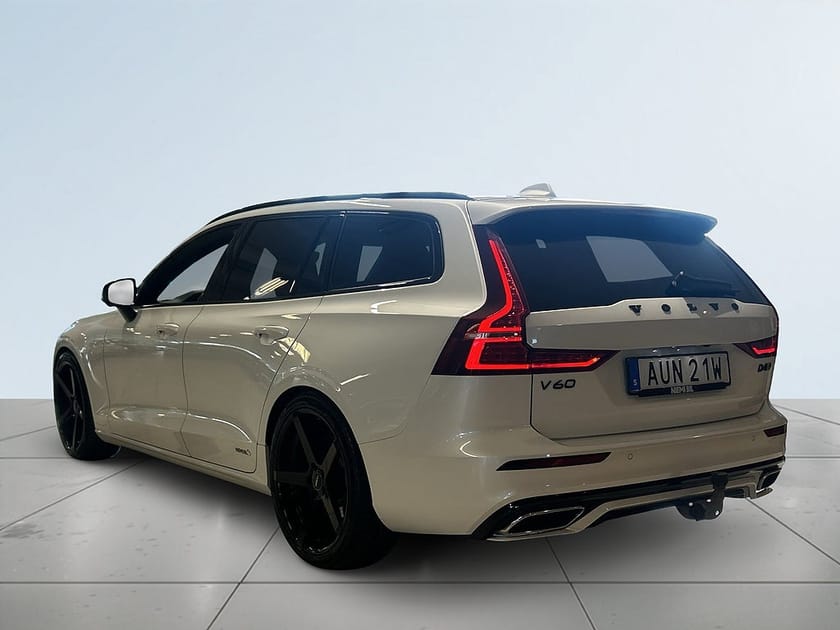 Bild 5 av Volvo V60 D4 AWD R-Design Drag Navi H/K 360°kamera Rattvärme S&V