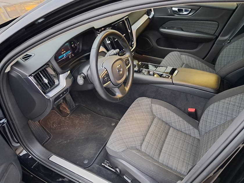 Bild 2 av Volvo V60 T6 Recharge Core Plug in AWD 350HK 4x4