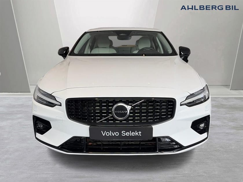 Bild 5 av Volvo S60 B5 Bensin Plus Dark. Backkamera, Navi, Adaptiv farthållare, Sportchassi, Panoramatak, HarmanKardon PremiumSound