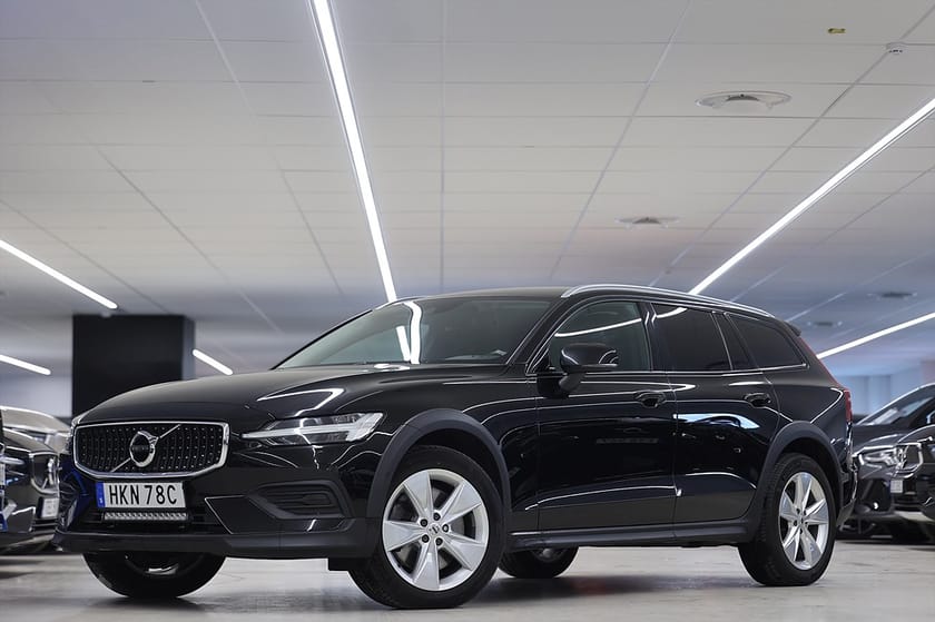Bild 3 av Volvo V60 Cross Country B4 AWD 197hk Momentum Värmare Navi