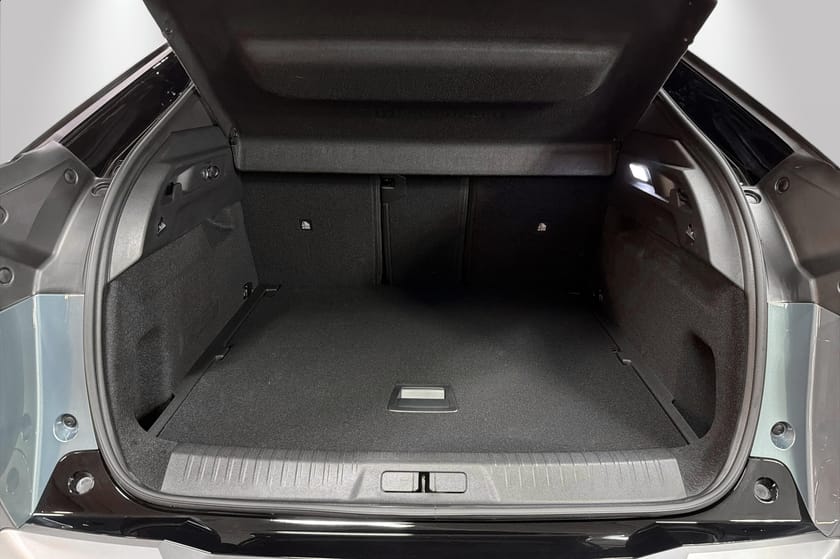 Bilde 5 av Peugeot E-3008 Dual Motor GT Executive 4x4 | ADAPTIV CRUISE, FOCAL, PANORAMA++