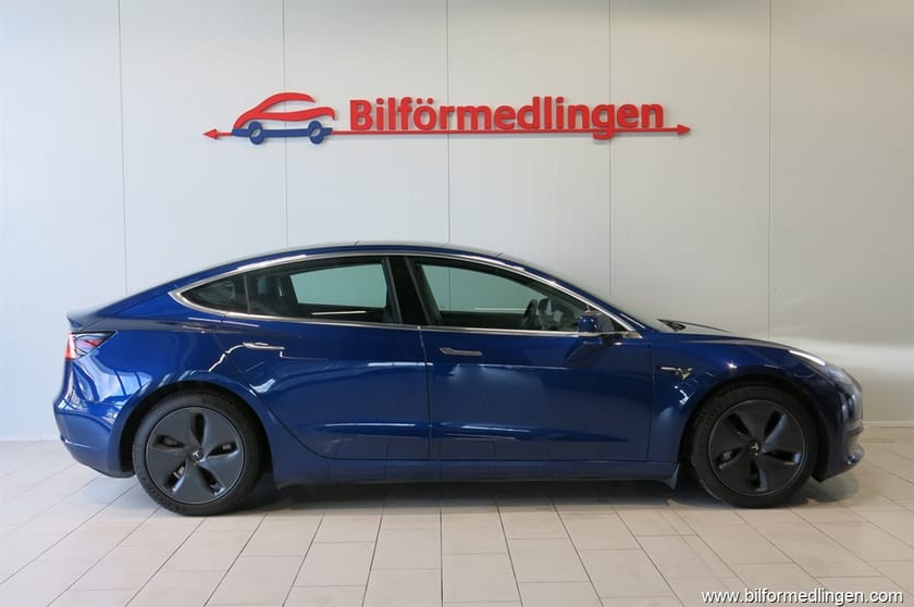 Bild 2 av Tesla Model 3 Long Range AWD 498hk Momsbil Skinn Navi Svensksåld