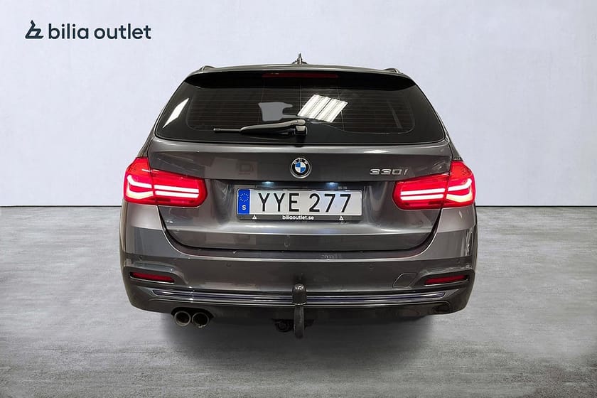 Bild 5 av BMW 330i Touring Sport line 252hk / Drag Navi Sensorer Lågmilad