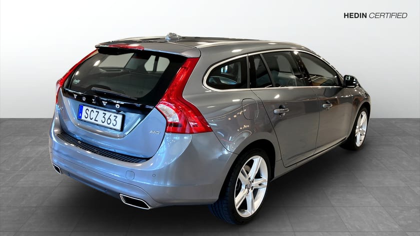 Bild 2 av Volvo V60 D4 AWD Summum. Lågt miltal!