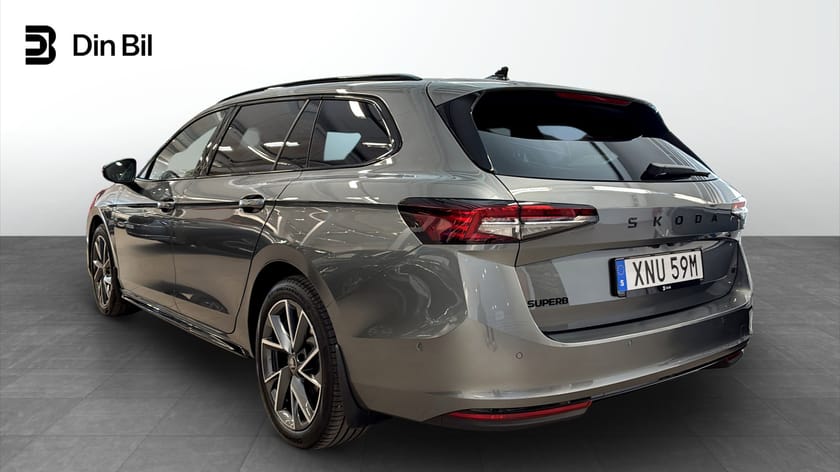 Bild 3 av Škoda Superb iV Kombi Sportline 1,5 TSI DSG Pano | Drag | HUD | DCC