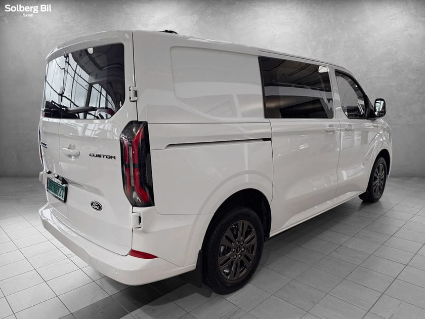 Bilde 4 av Ford E-Transit Custom 320 Limited, 360 kamera, alarm, h. feste, 2 x skyvedør