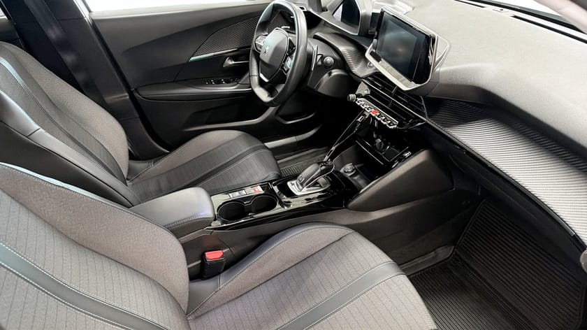 Bild 3 av Peugeot 2008 1.2 PureTech 130 EAT, 131hk, 2021 / DRAGKROK
