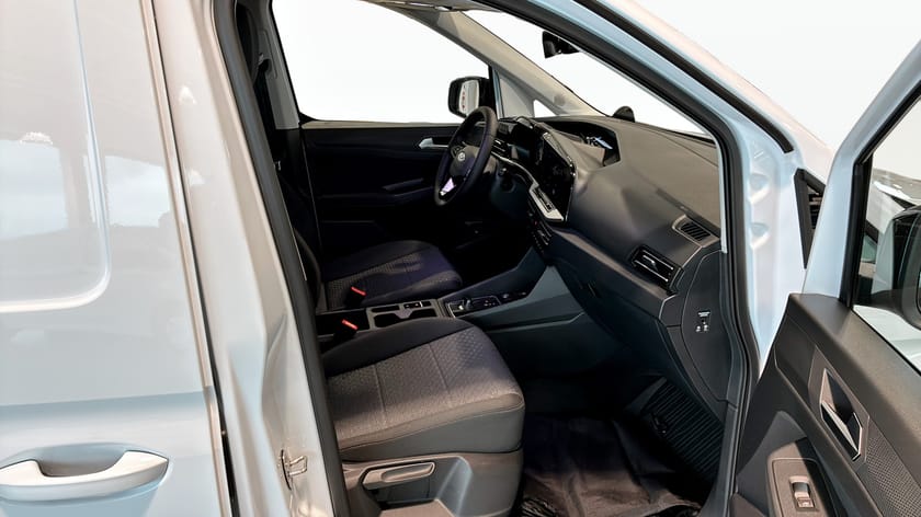 Bild 3 av Ford Grand Transit Connect Skåp L2 Limited PHEV 150Hk / Lagerbil / Drag