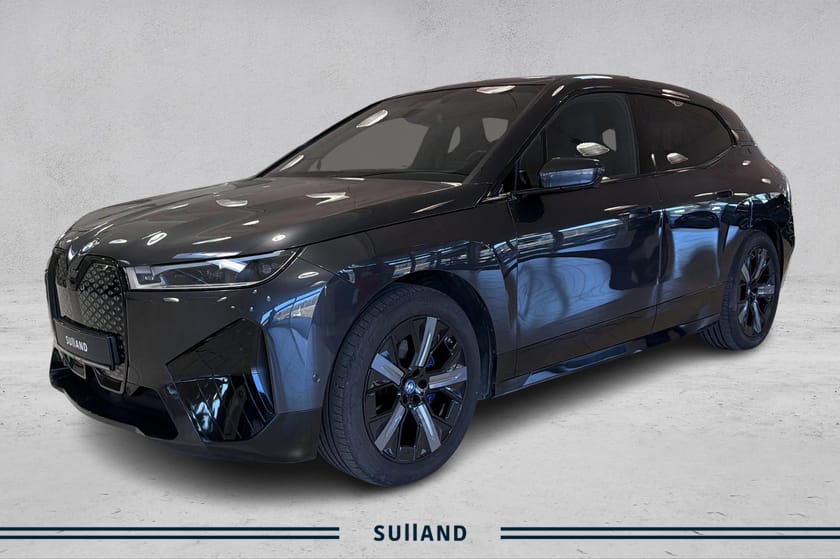 Bilde 1 av BMW iX xDrive40 Fully Charged Edit I Laserlys I El hengerfeste I Pano