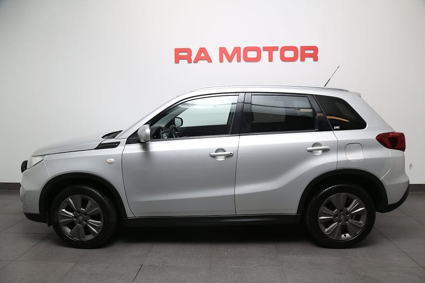 Bild 2 av Suzuki Vitara 1,0 Boosterjet VVT AllGrip 4X4 Extraljus Motorv